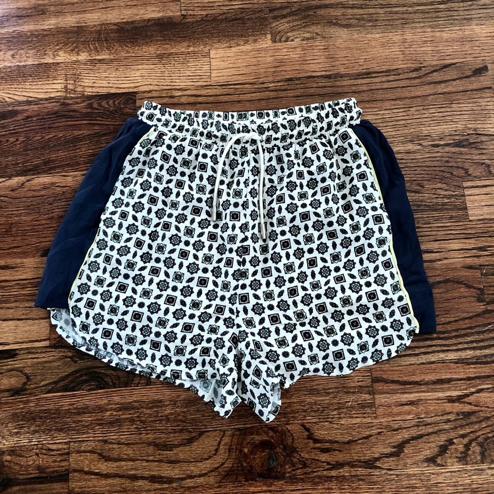 Patterned Silk Shorts - Picture 4 of 7